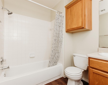 2122 Bluffstone Dr - Photo Thumbnail 15
