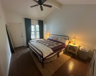 2215 Post Rd - Photo Thumbnail 4