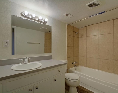 1825 Wooten Park Dr - Photo Thumbnail 14
