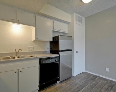 1825 Wooten Park Dr - Photo Thumbnail 10