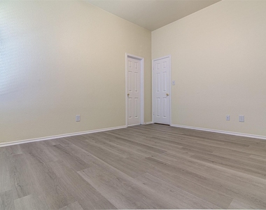 1604 Southwestern Trl - Photo Thumbnail 15