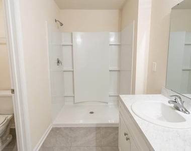 124 Pasadena Drive - Photo Thumbnail 9