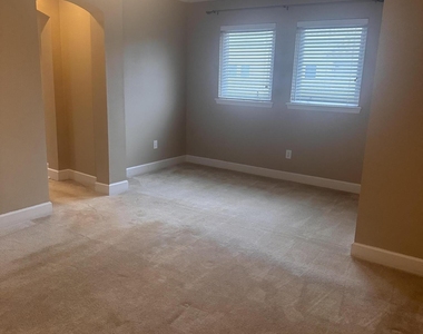6126 Clearsky Drive - Photo Thumbnail 8