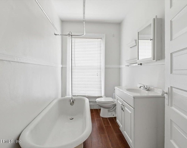 2837 Lydia Street - Photo Thumbnail 9
