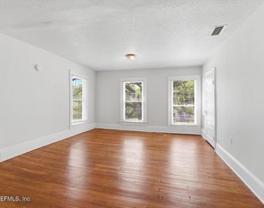 2837 Lydia Street - Photo Thumbnail 2