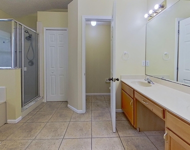 12404 Hatton Chase Lane - Photo Thumbnail 14