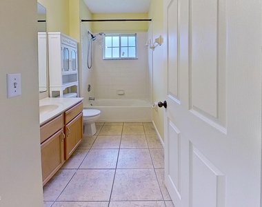12404 Hatton Chase Lane - Photo Thumbnail 17