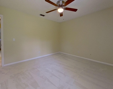 12404 Hatton Chase Lane - Photo Thumbnail 15