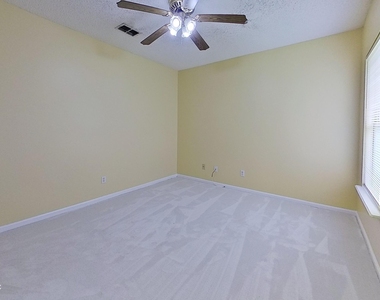 12404 Hatton Chase Lane - Photo Thumbnail 19