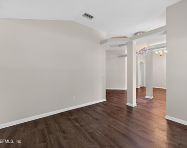 648 W Johns Crk Parkway - Photo Thumbnail 8