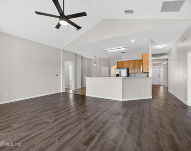 648 W Johns Crk Parkway - Photo Thumbnail 12