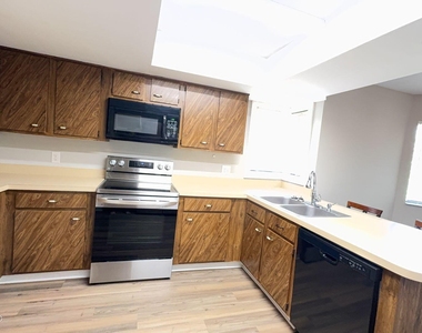 2 Pine Hurst Place - Photo Thumbnail 4
