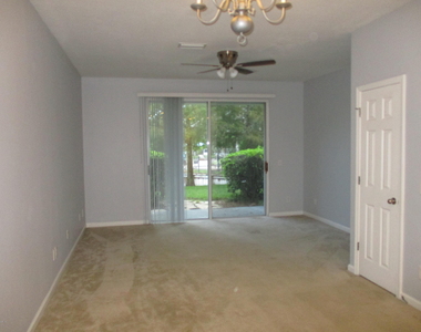 3684 Summerlin Lane E - Photo Thumbnail 2