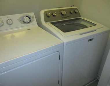 3684 Summerlin Lane E - Photo Thumbnail 7