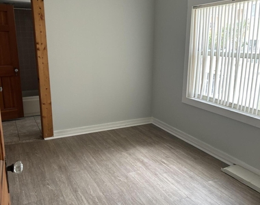 138 12th Avenue S - Photo Thumbnail 1