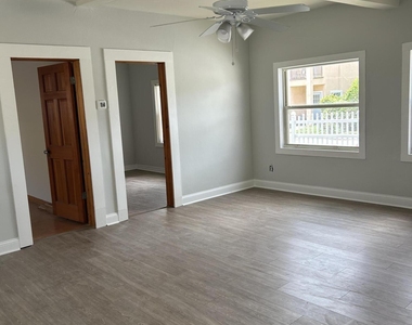 138 12th Avenue S - Photo Thumbnail 3