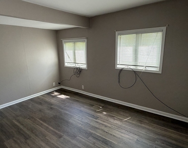 23639 W Chicago Street - Photo Thumbnail 3