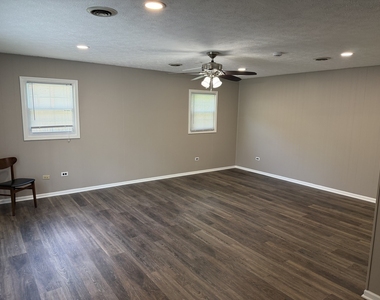 23639 W Chicago Street - Photo Thumbnail 1