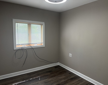 23639 W Chicago Street - Photo Thumbnail 4