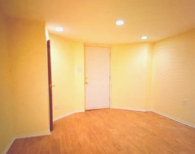 1615 W Foster Avenue - Photo Thumbnail 3