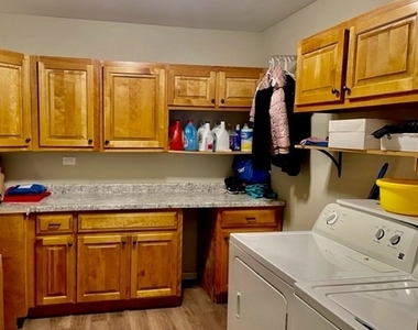 362 Amy Court - Photo Thumbnail 10