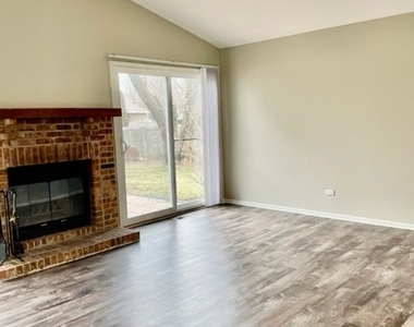 362 Amy Court - Photo Thumbnail 7