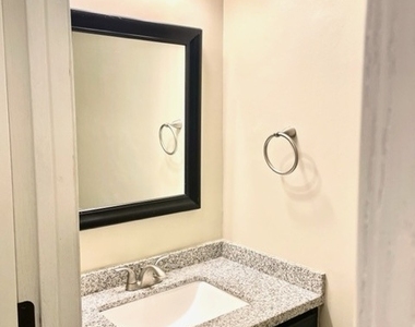 362 Amy Court - Photo Thumbnail 19