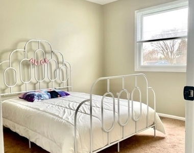 362 Amy Court - Photo Thumbnail 17