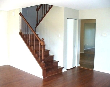 362 Amy Court - Photo Thumbnail 9