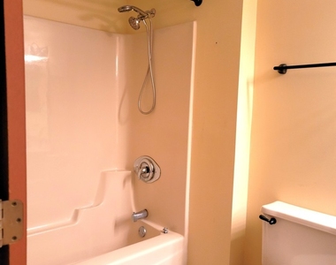 9264 Windsor Parkway - Photo Thumbnail 17