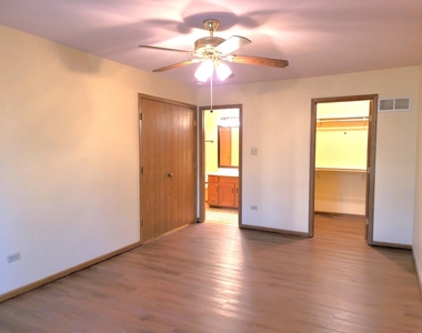 9264 Windsor Parkway - Photo Thumbnail 14