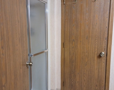 9264 Windsor Parkway - Photo Thumbnail 27