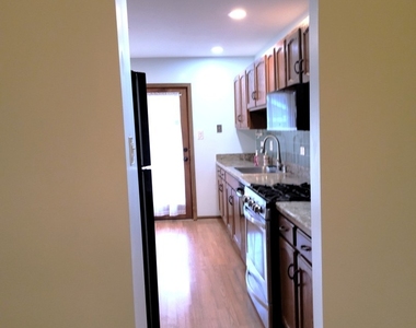 9264 Windsor Parkway - Photo Thumbnail 7