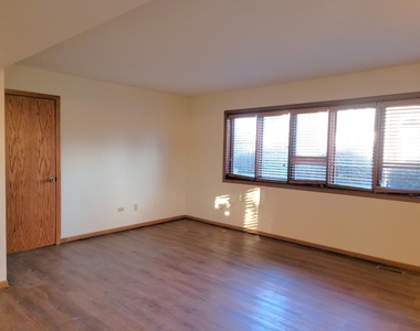 9264 Windsor Parkway - Photo Thumbnail 24