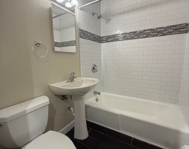 527 W Eastman Street - Photo Thumbnail 9