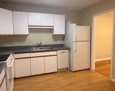 527 W Eastman Street - Photo Thumbnail 7