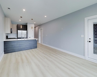6548 S Maryland Avenue - Photo Thumbnail 5