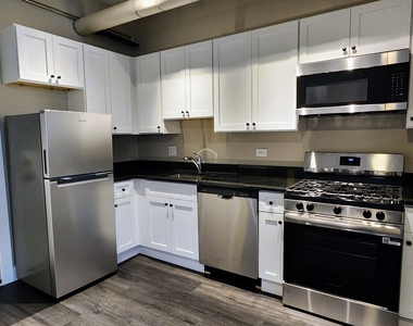 4764 N Virginia Avenue - Photo Thumbnail 3