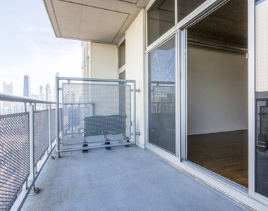 700 N Larrabee Street - Photo Thumbnail 28