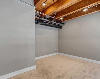 729 N Sangamon Street - Photo Thumbnail 6