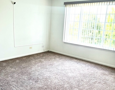 4323 Savoy Lane - Photo Thumbnail 9