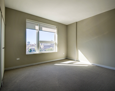 851 W Grand Avenue - Photo Thumbnail 6