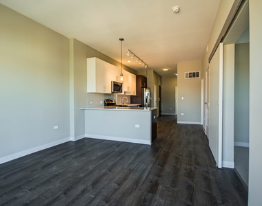 851 W Grand Avenue - Photo Thumbnail 3