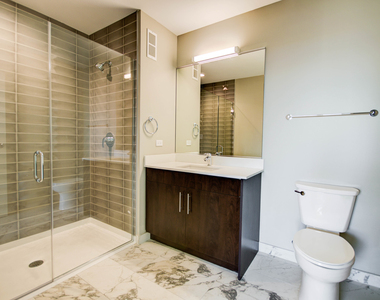 851 W Grand Avenue - Photo Thumbnail 4