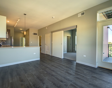 851 W Grand Avenue - Photo Thumbnail 2