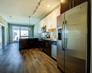 851 W Grand Avenue - Photo Thumbnail 1