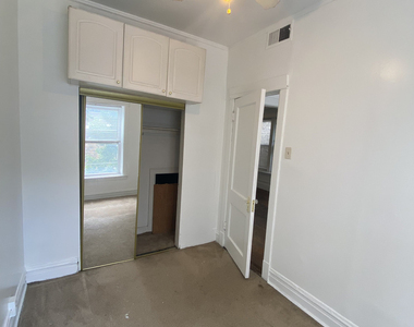 866 W Buckingham Place - Photo Thumbnail 5