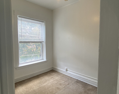 866 W Buckingham Place - Photo Thumbnail 4