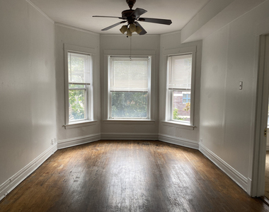 866 W Buckingham Place - Photo Thumbnail 2