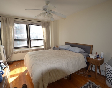 4180 N Marine Drive - Photo Thumbnail 6